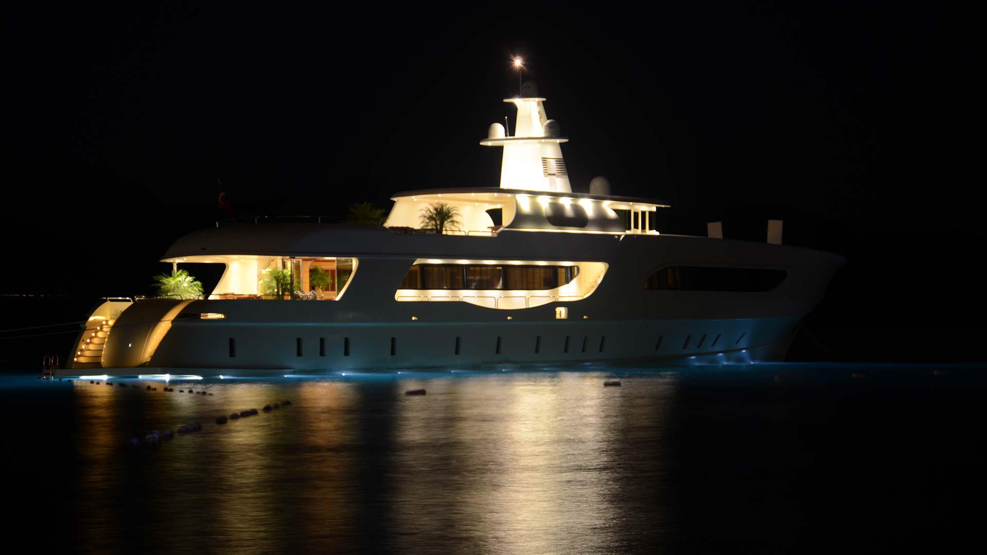 VETRO Yacht Charter Details, Lurssen | CHARTERWORLD Luxury Superyachts